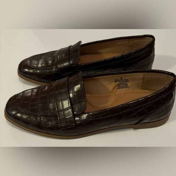 Old Navy Faux Leather City Loafers - Picture 5 of 12